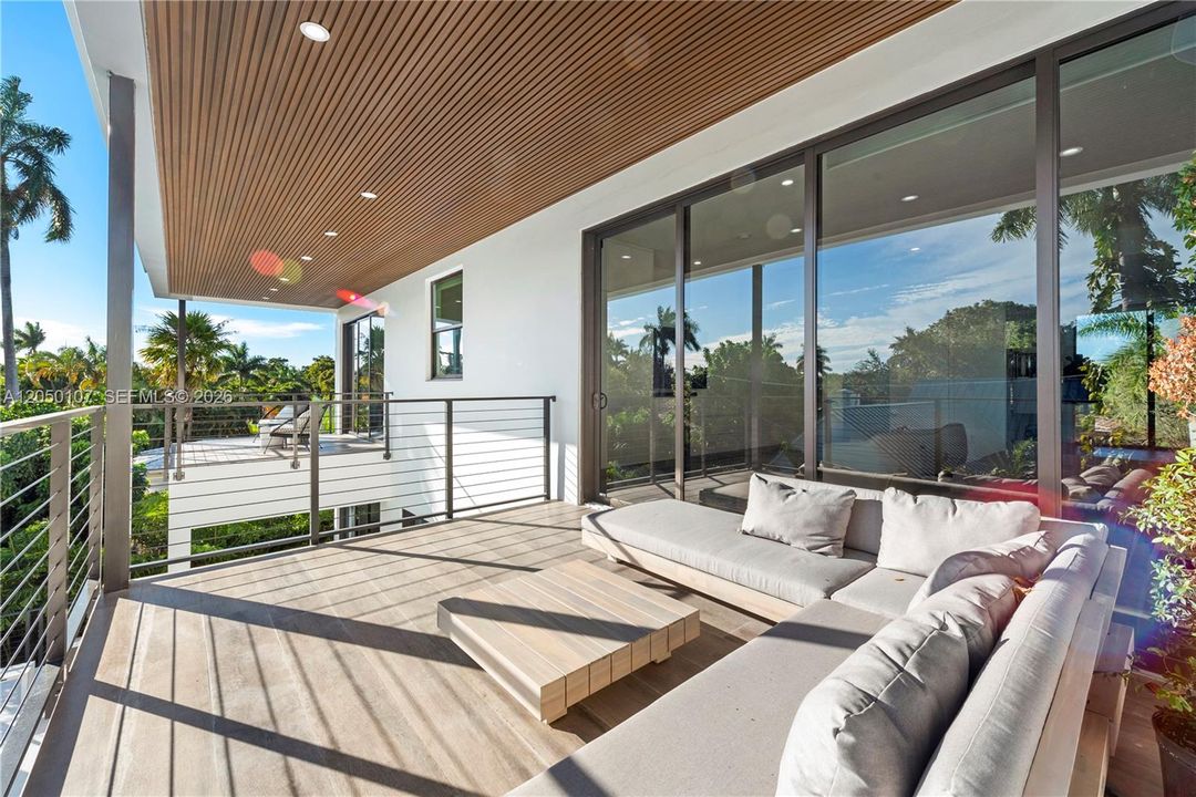 For Sale: $3,999,999 (6 beds, 5 baths, 4109 Square Feet)