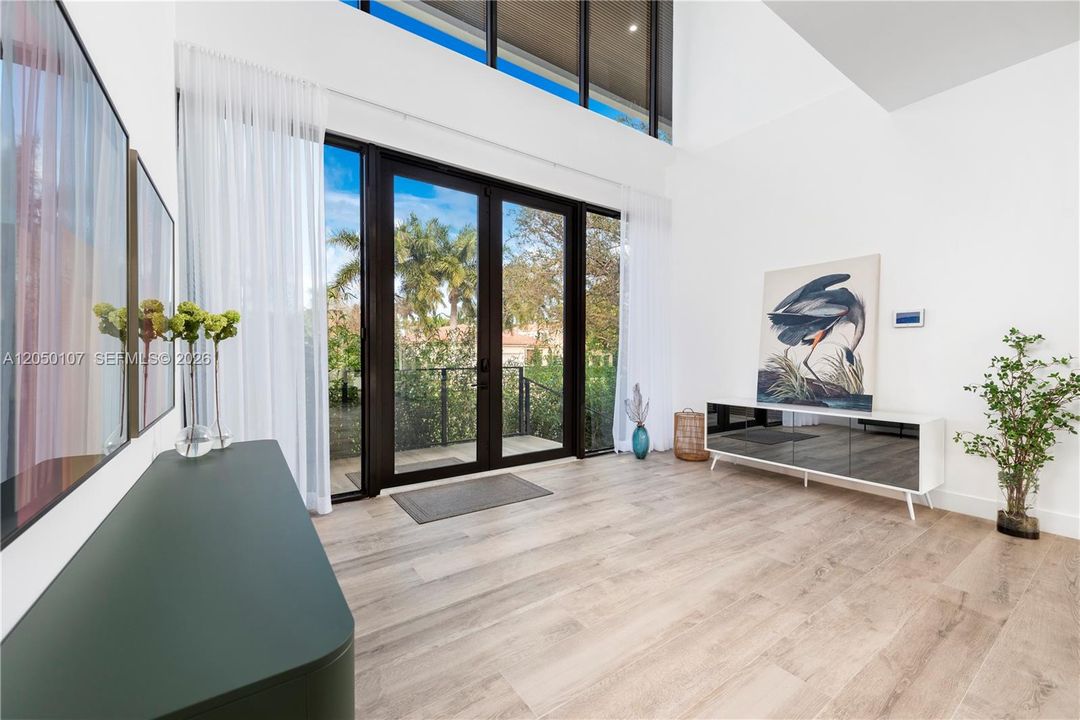 For Sale: $3,999,999 (6 beds, 5 baths, 4109 Square Feet)