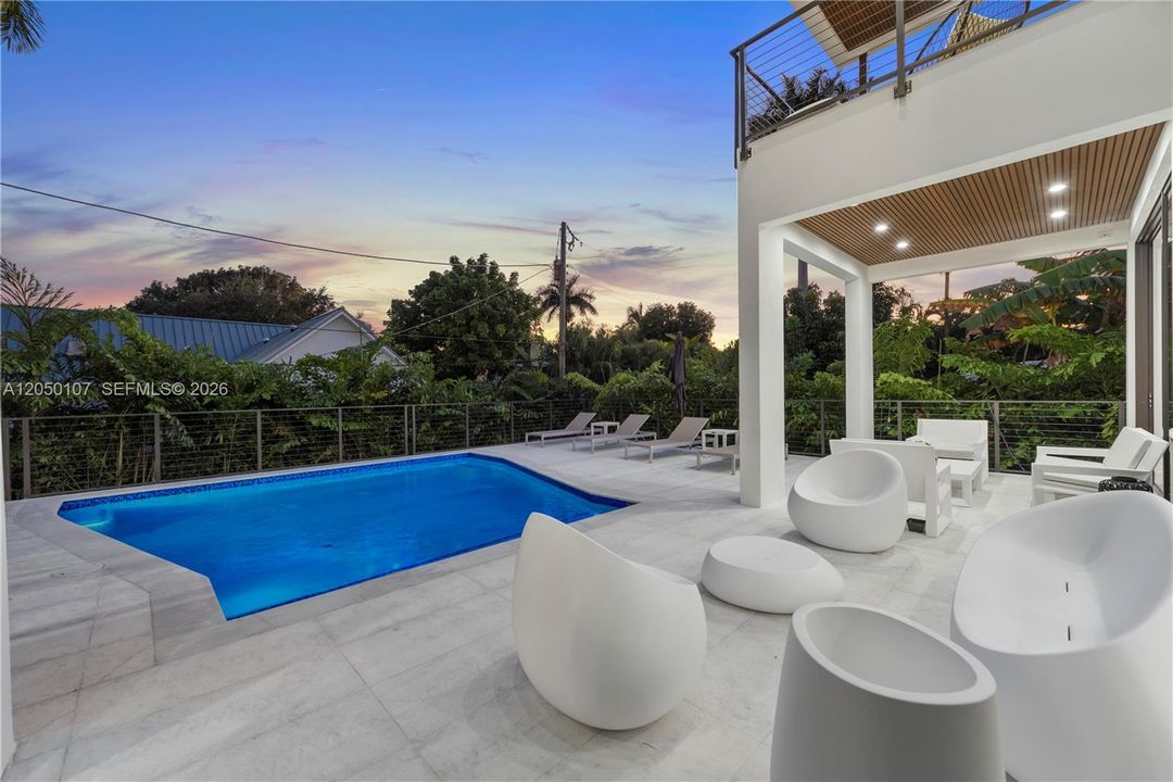 For Sale: $3,999,999 (6 beds, 5 baths, 4109 Square Feet)