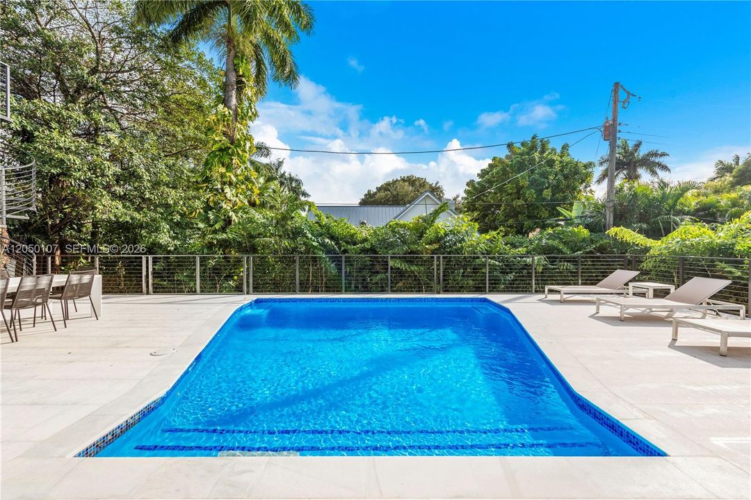 For Sale: $3,999,999 (6 beds, 5 baths, 4109 Square Feet)
