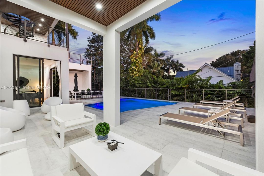 For Sale: $3,999,999 (6 beds, 5 baths, 4109 Square Feet)