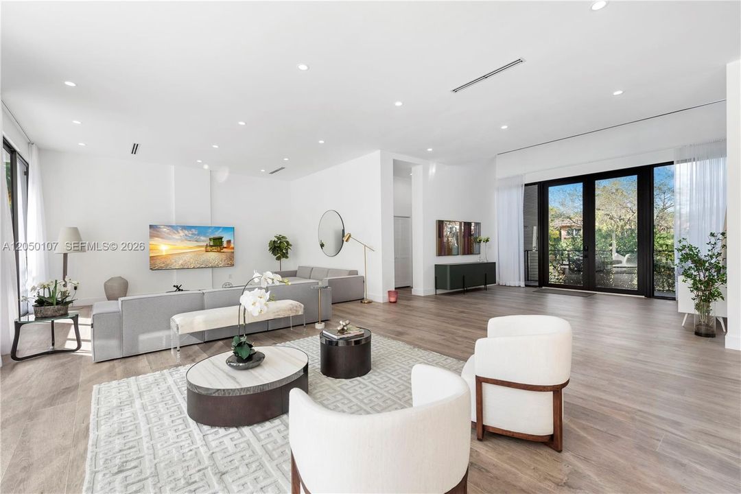 For Sale: $3,999,999 (6 beds, 5 baths, 4109 Square Feet)