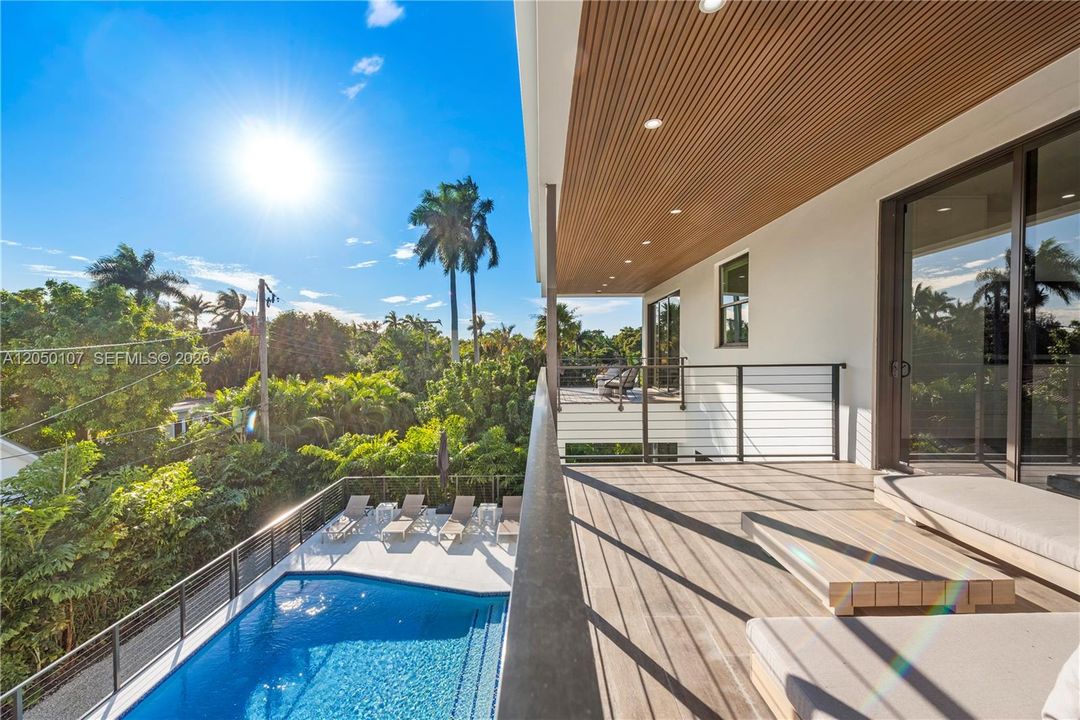 For Sale: $3,999,999 (6 beds, 5 baths, 4109 Square Feet)