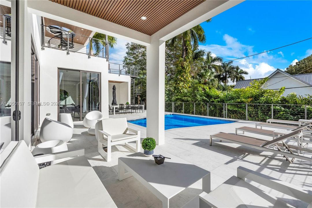 For Sale: $3,999,999 (6 beds, 5 baths, 4109 Square Feet)