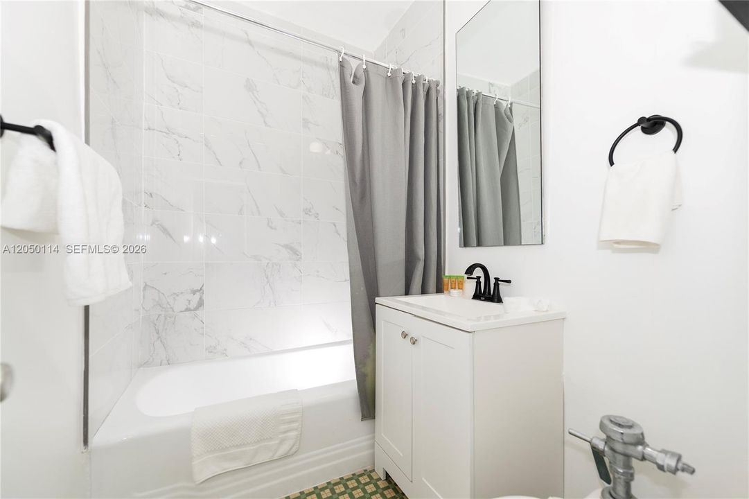 For Rent: $1,600 (0 beds, 0 baths, 400 Square Feet)