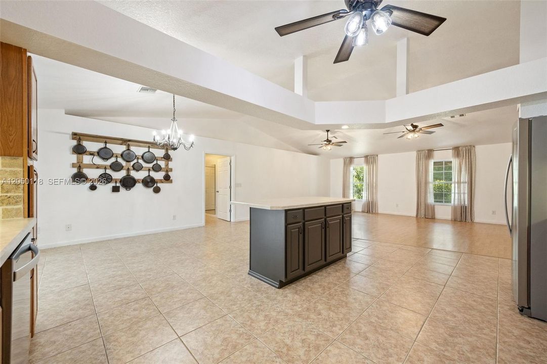 En Venta: $575,000 (3 camas, 2 baños, 0 Pies cuadrados)