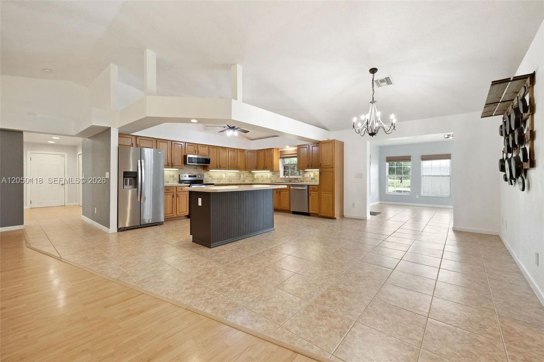En Venta: $575,000 (3 camas, 2 baños, 0 Pies cuadrados)
