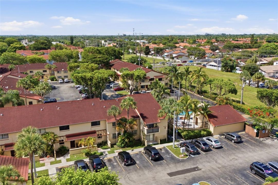 For Sale: $317,000 (2 beds, 2 baths, 1030 Square Feet)