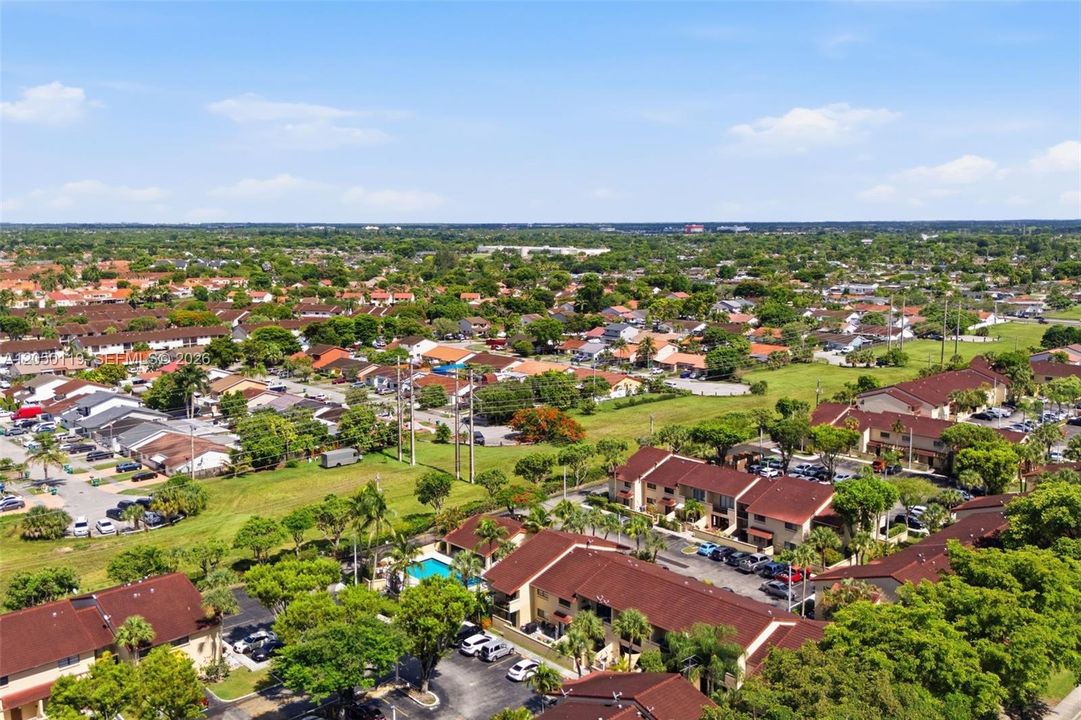 For Sale: $317,000 (2 beds, 2 baths, 1030 Square Feet)