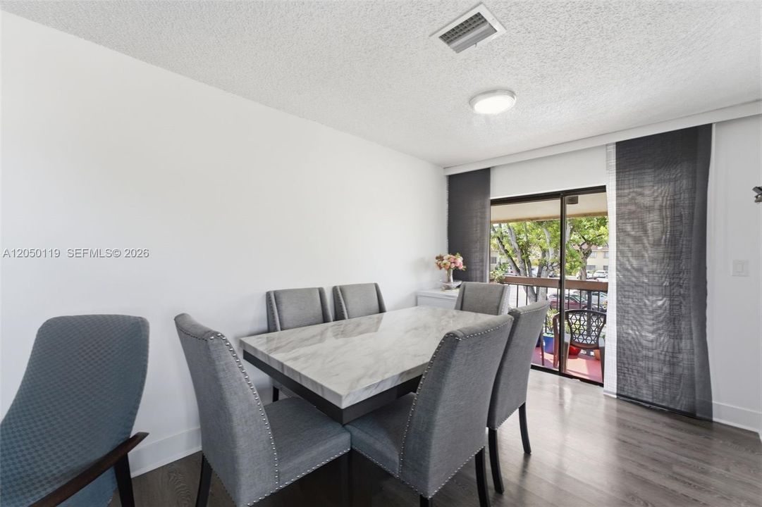 For Sale: $317,000 (2 beds, 2 baths, 1030 Square Feet)