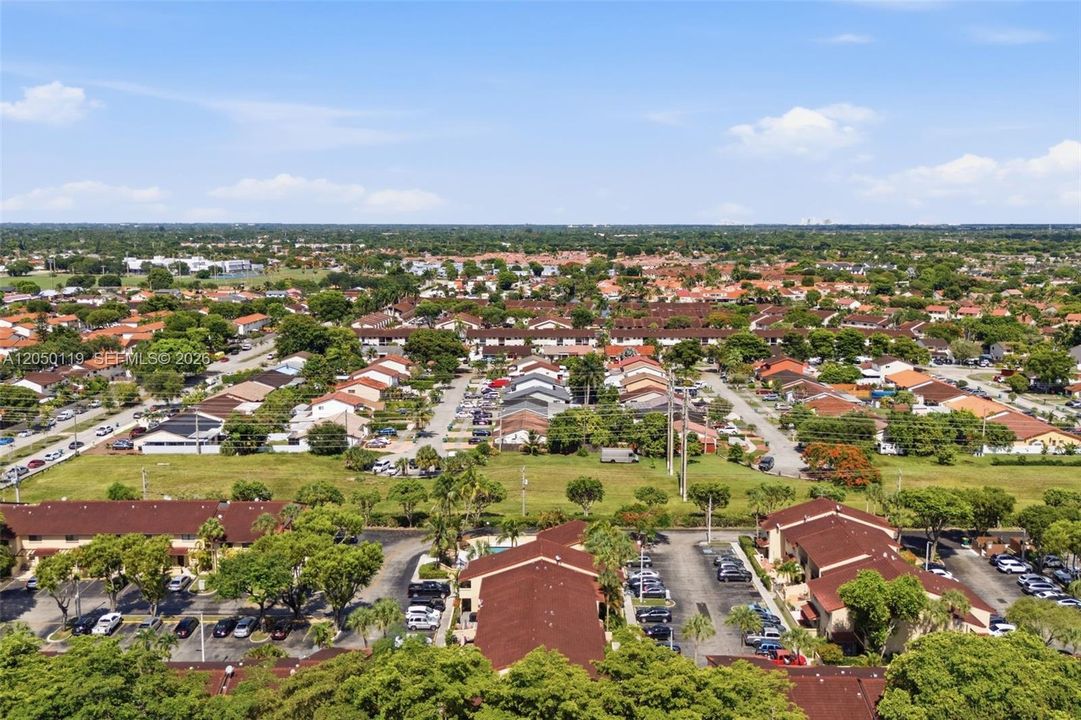 For Sale: $317,000 (2 beds, 2 baths, 1030 Square Feet)