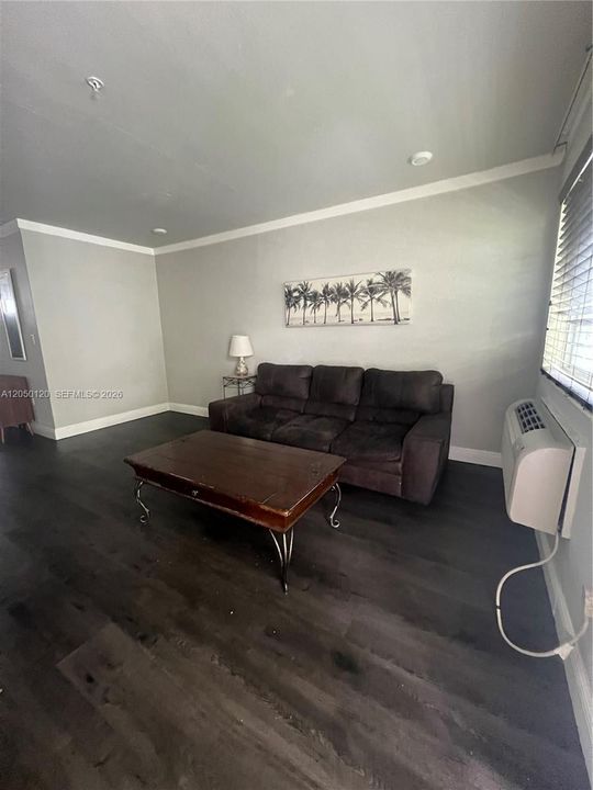 For Rent: $1,600 (0 beds, 1 baths, 434 Square Feet)