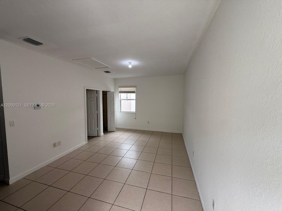 For Rent: $1,600 (0 beds, 1 baths, 2312 Square Feet)