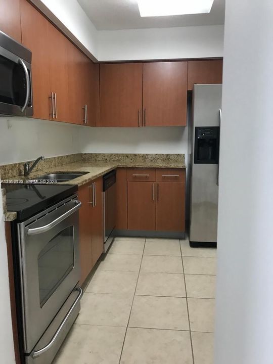 For Rent: $3,000 (2 beds, 2 baths, 1062 Square Feet)