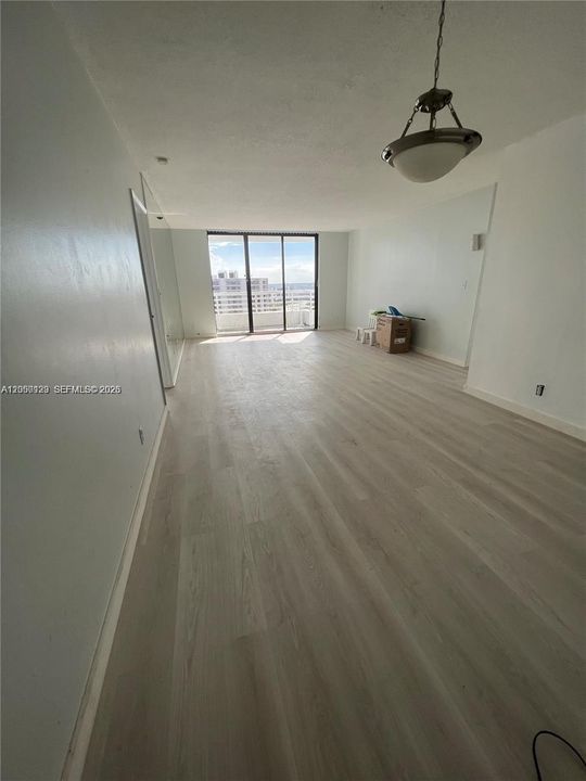 For Rent: $3,000 (2 beds, 2 baths, 1062 Square Feet)