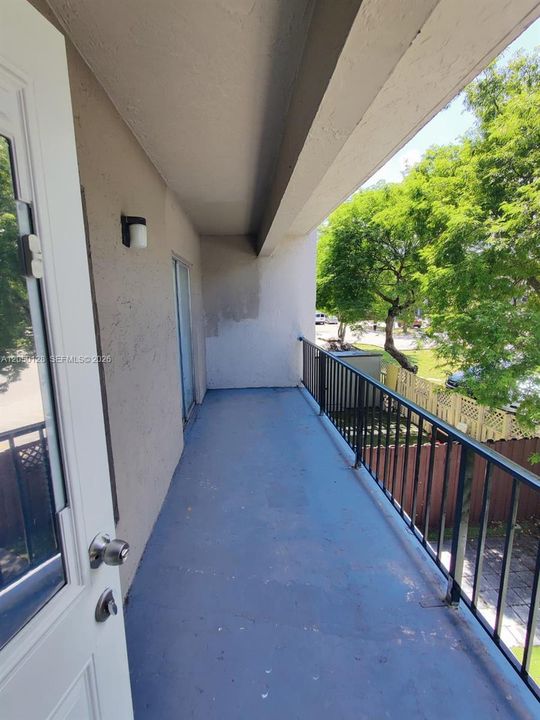 For Rent: $1,900 (2 beds, 2 baths, 996 Square Feet)
