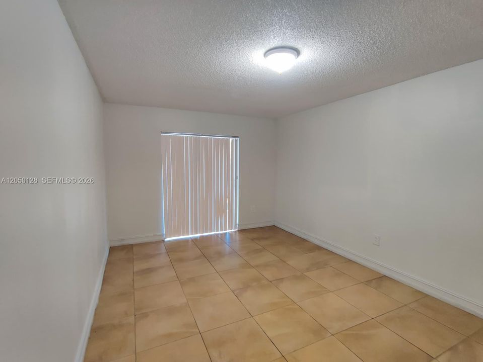 For Rent: $1,900 (2 beds, 2 baths, 996 Square Feet)