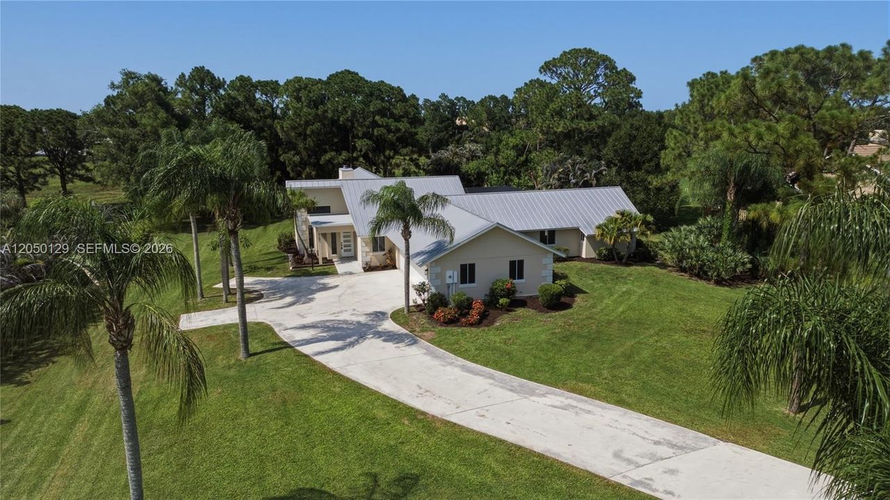 For Sale: $1,150,000 (5 beds, 4 baths, 3497 Square Feet)
