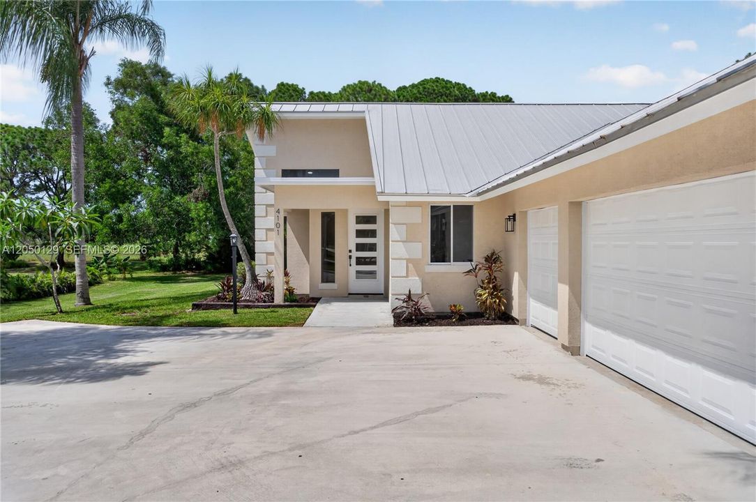 For Sale: $1,150,000 (5 beds, 4 baths, 3497 Square Feet)
