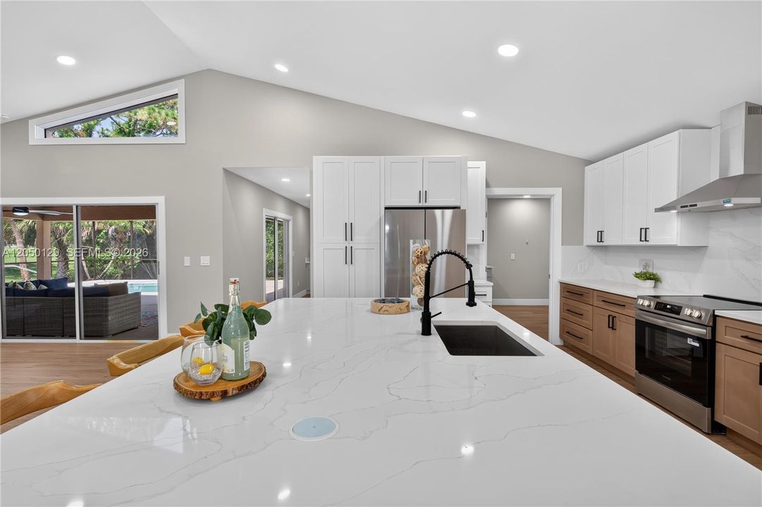 For Sale: $1,150,000 (5 beds, 4 baths, 3497 Square Feet)