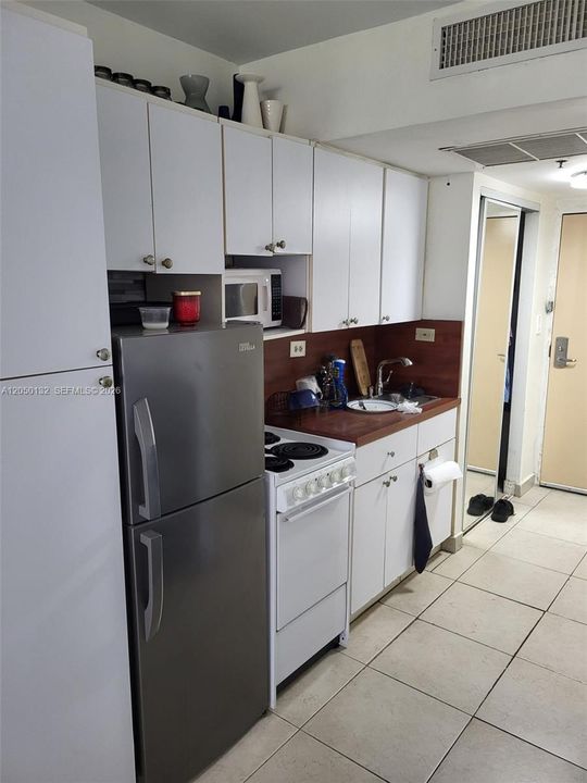 For Sale: $150,000 (0 beds, 1 baths, 360 Square Feet)