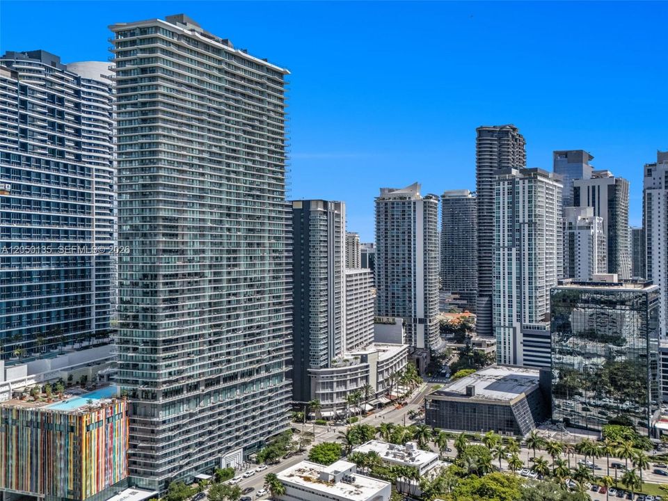 For Rent: $3,800 (1 beds, 1 baths, 649 Square Feet)