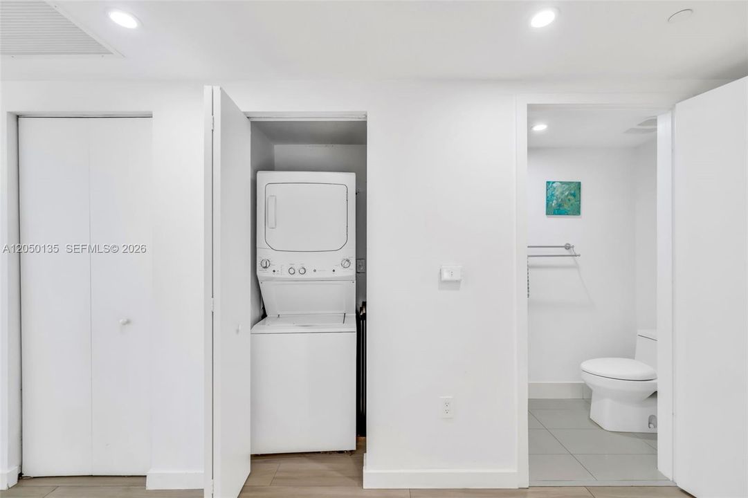 For Rent: $3,800 (1 beds, 1 baths, 649 Square Feet)