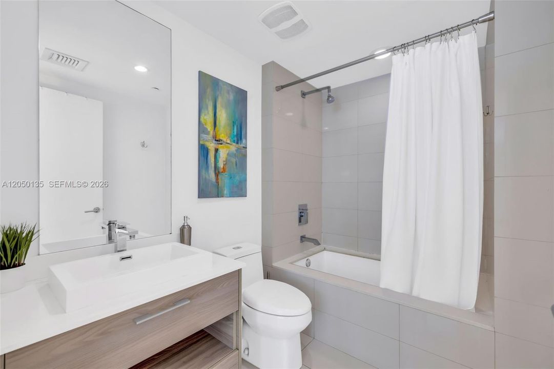 For Rent: $3,800 (1 beds, 1 baths, 649 Square Feet)