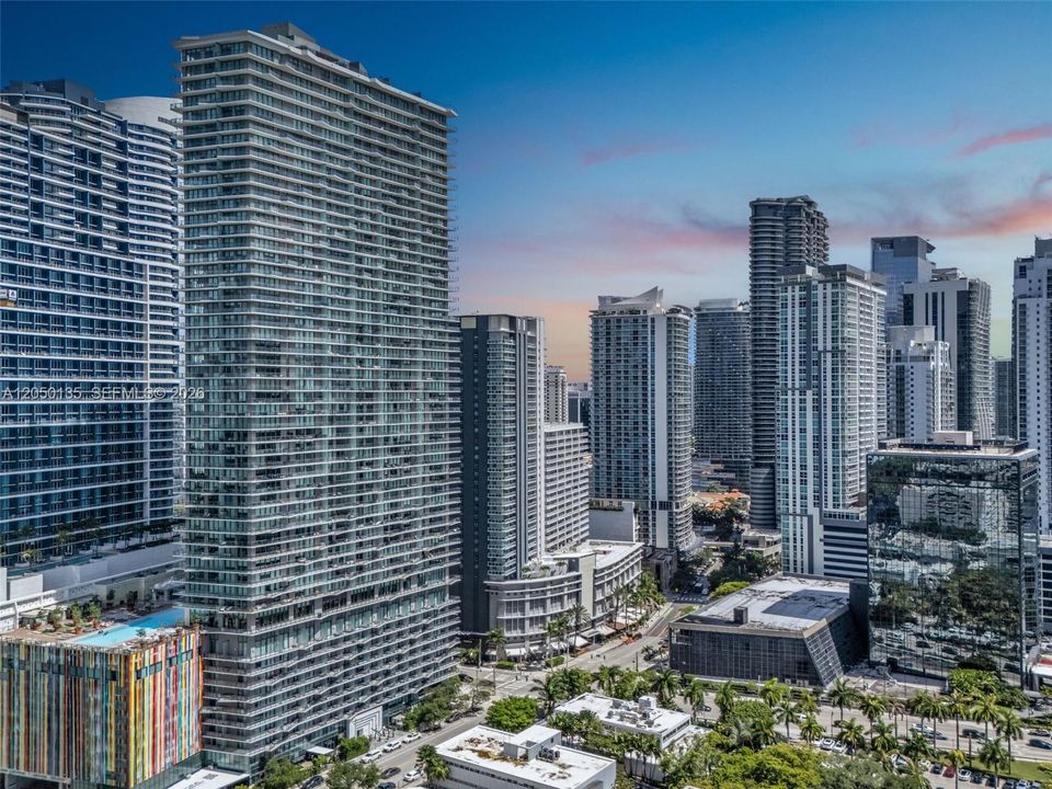 For Rent: $3,800 (1 beds, 1 baths, 649 Square Feet)