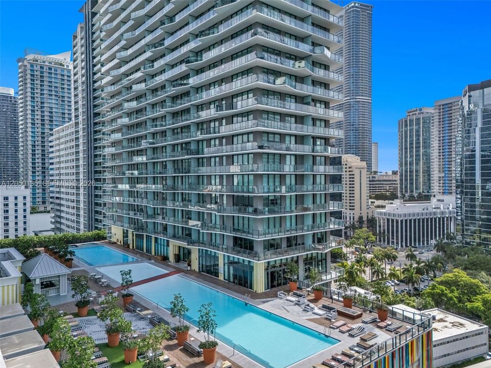 For Rent: $3,800 (1 beds, 1 baths, 649 Square Feet)