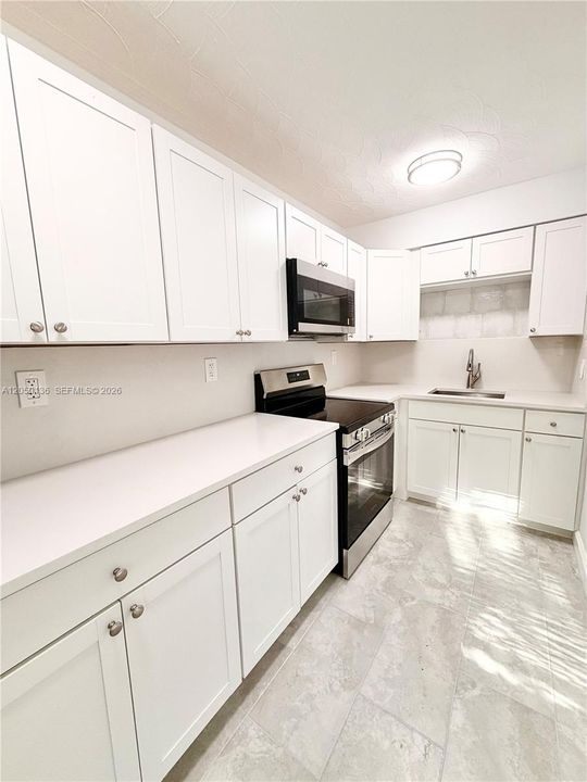 For Rent: $2,350 (1 beds, 1 baths, 799 Square Feet)