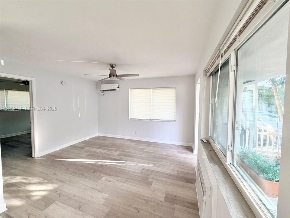 For Rent: $2,350 (1 beds, 1 baths, 799 Square Feet)