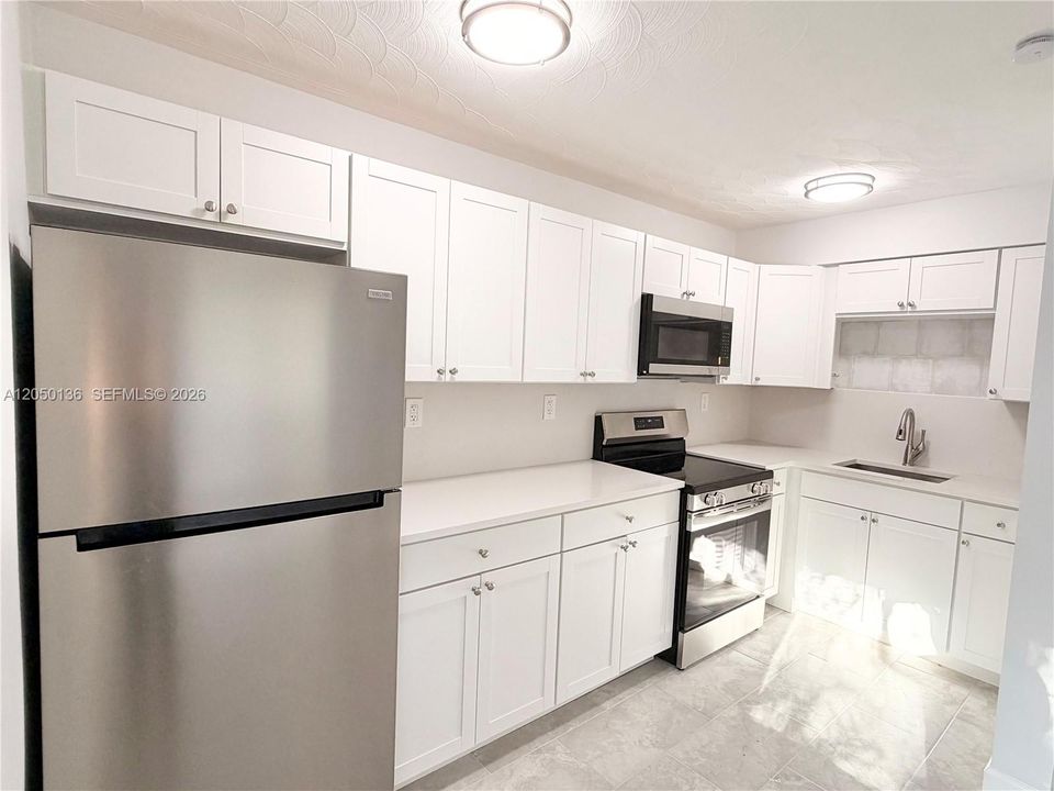 For Rent: $2,350 (1 beds, 1 baths, 799 Square Feet)