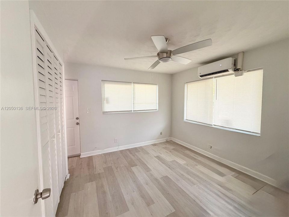 For Rent: $2,350 (1 beds, 1 baths, 799 Square Feet)