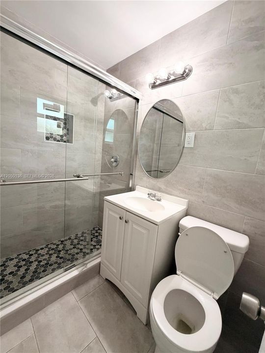 For Rent: $2,350 (1 beds, 1 baths, 799 Square Feet)
