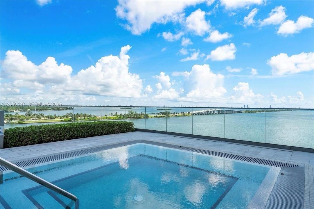 For Sale: $1,750,000 (3 beds, 3 baths, 1634 Square Feet)