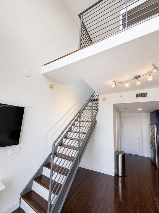 For Rent: $2,750 (1 beds, 1 baths, 705 Square Feet)