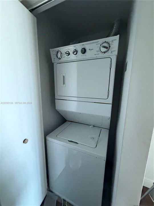 For Rent: $2,750 (1 beds, 1 baths, 705 Square Feet)