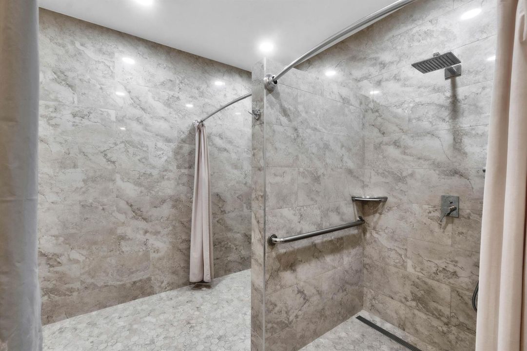 Clubhouse Bathroom Showers