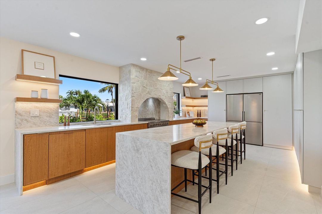 07-3711 NE 27th Ave LHP, FL-104