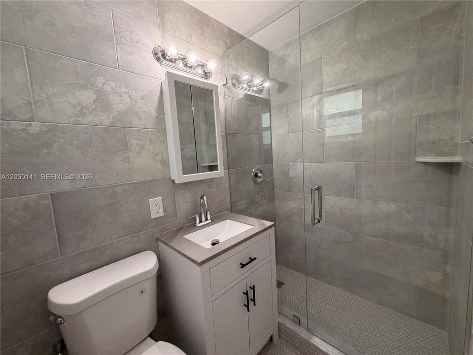 For Rent: $2,350 (1 beds, 1 baths, 799 Square Feet)