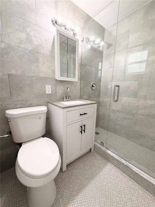 For Rent: $2,350 (1 beds, 1 baths, 799 Square Feet)