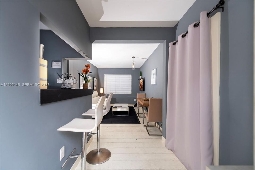 For Rent: $2,900 (2 beds, 2 baths, 700 Square Feet)