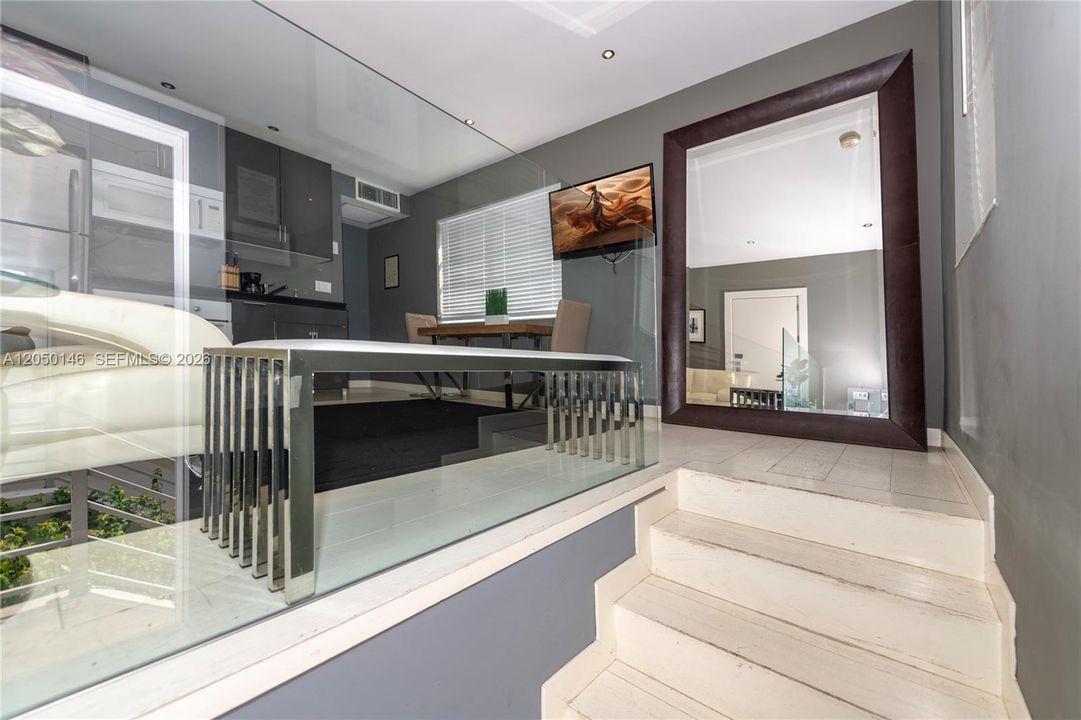 For Rent: $2,900 (2 beds, 2 baths, 700 Square Feet)
