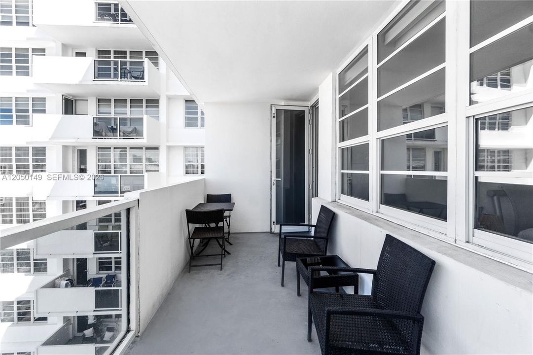 For Rent: $2,500 (0 beds, 1 baths, 525 Square Feet)