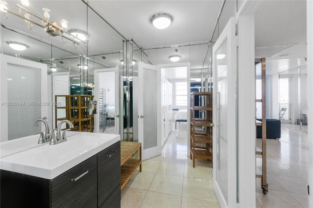 For Rent: $2,500 (0 beds, 1 baths, 525 Square Feet)