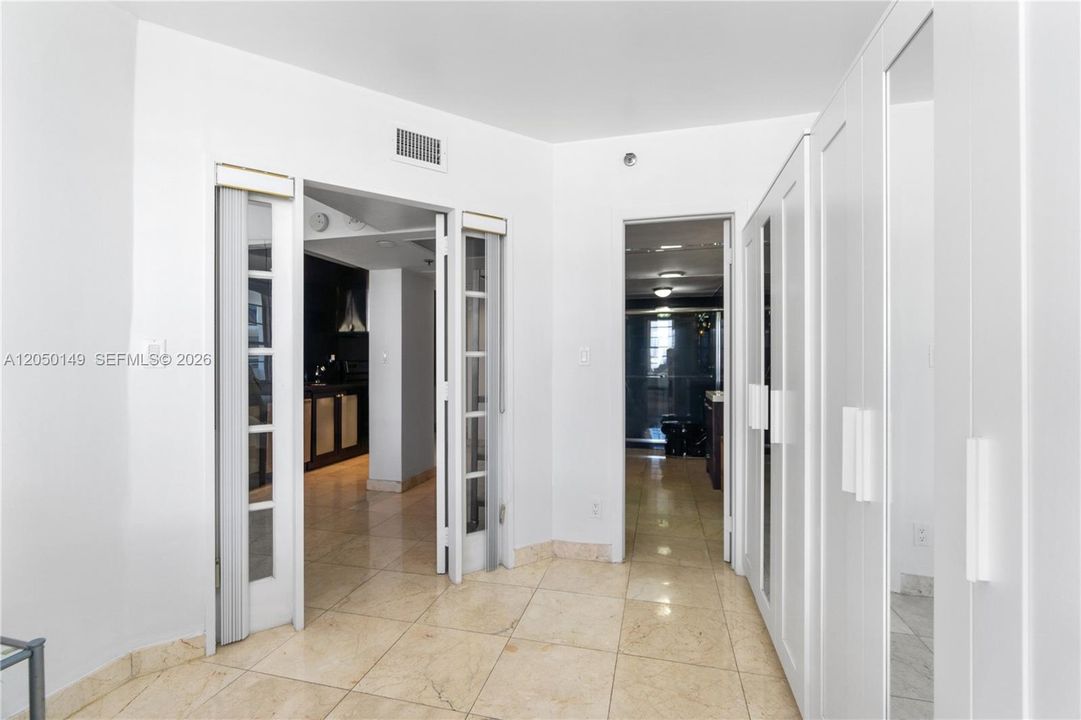 For Rent: $2,500 (0 beds, 1 baths, 525 Square Feet)