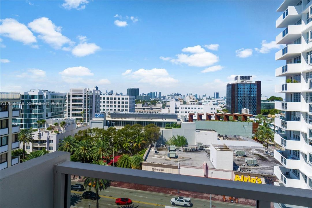 For Rent: $2,500 (0 beds, 1 baths, 525 Square Feet)