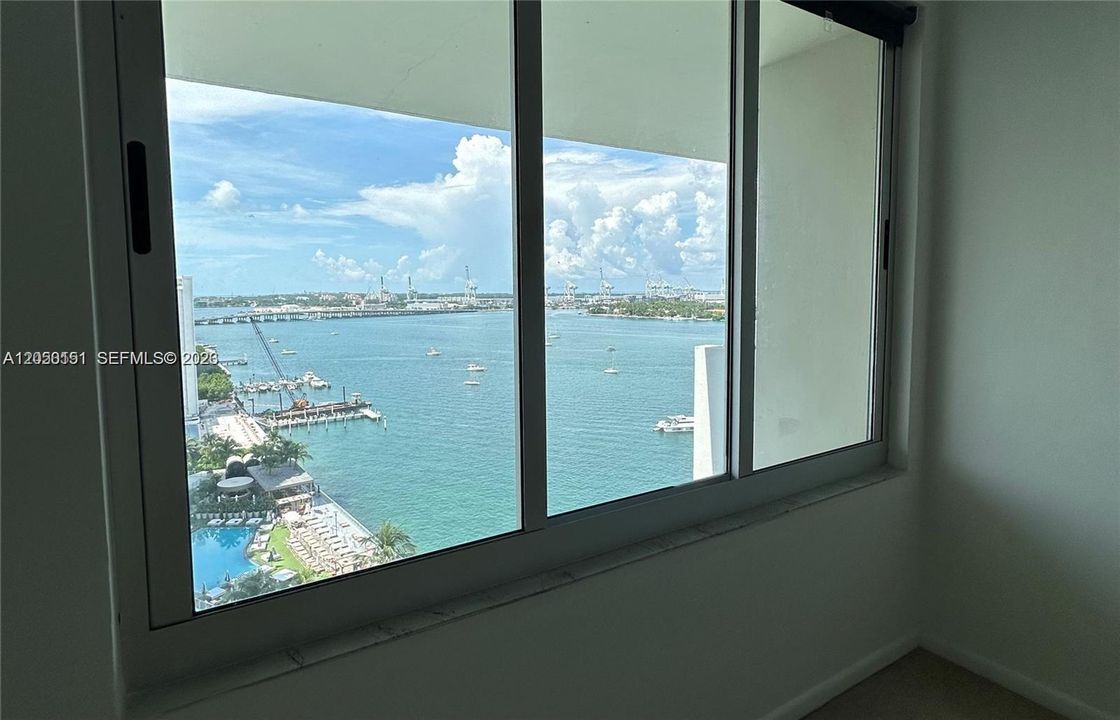 For Sale: $600,000 (1 beds, 1 baths, 837 Square Feet)