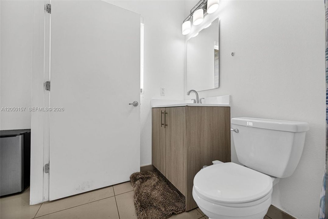 For Sale: $469,999 (5 beds, 4 baths, 1902 Square Feet)